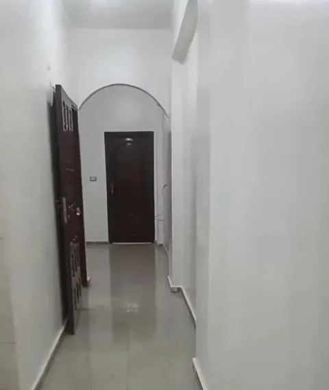 شقه للايجار تشطيب سوبر لوكس للعرسان تاني بلكونه منزل حديث