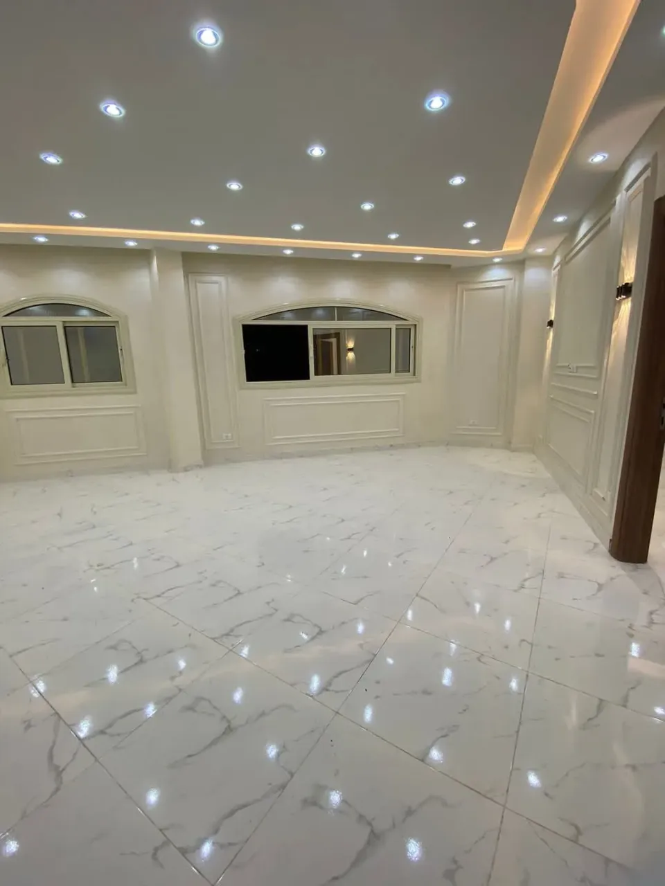 شقه للبيع ميدان لبنان (المهندسين)المساحه 180 متر