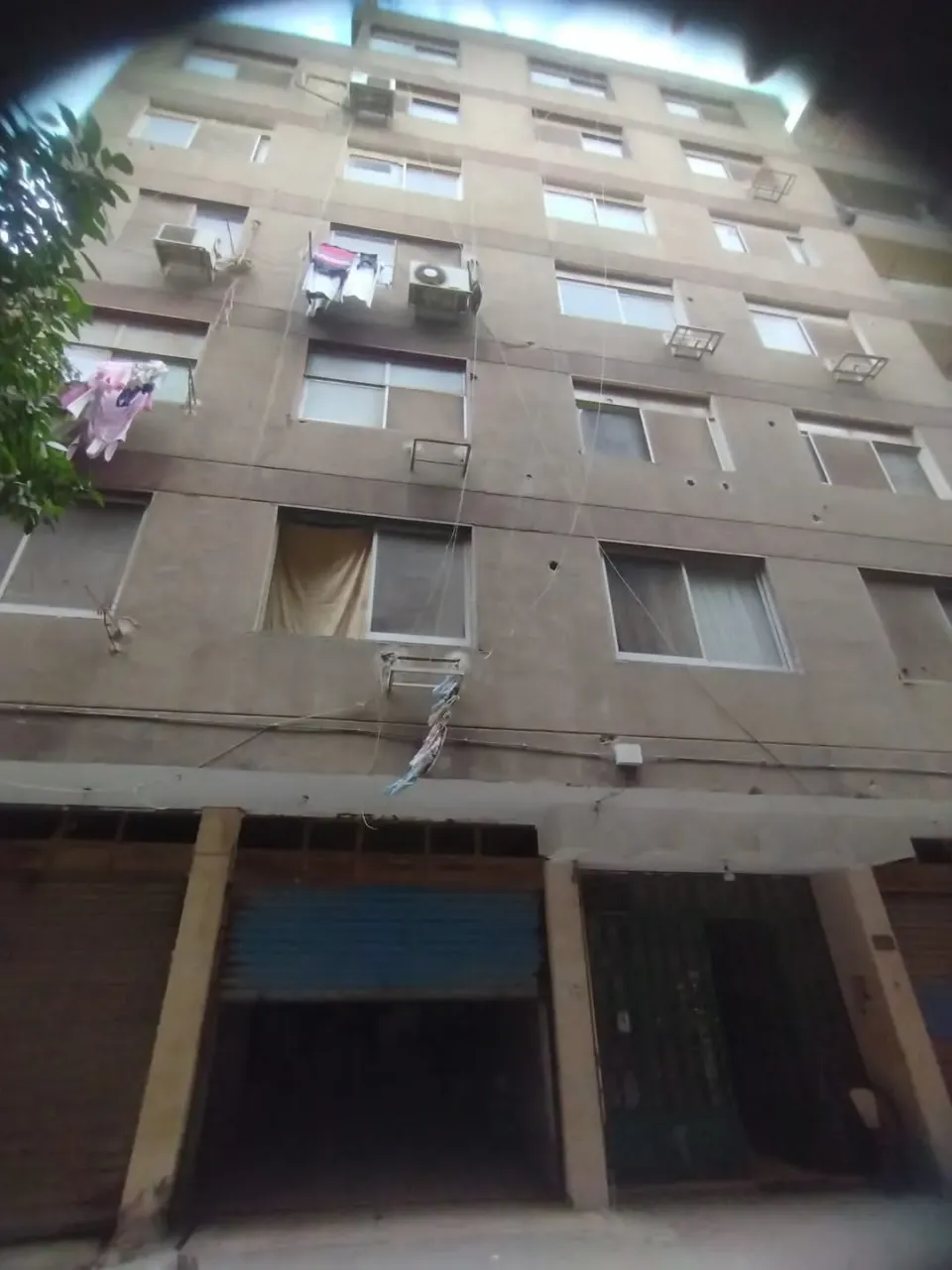 للبيع بيت مساحة الأرض 270متر