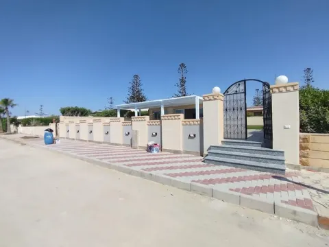 للبيع شاليه اول شارع البحر ثاني صف بانوراما للبحر