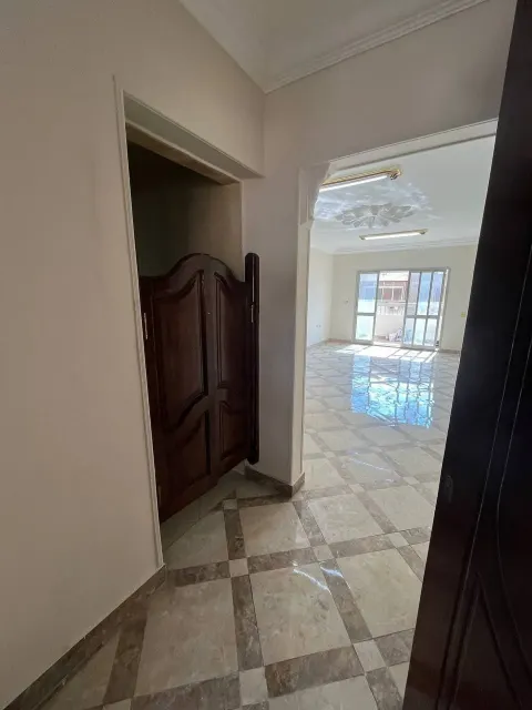 شقه للبيع