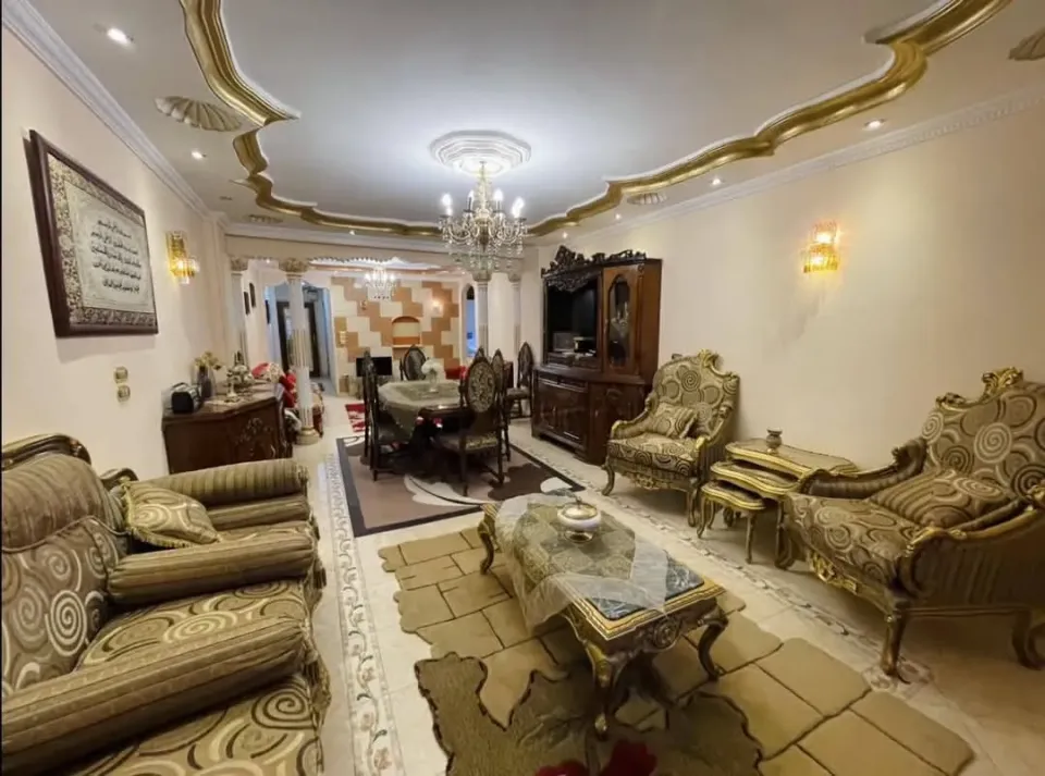 Apartment For Sale in Hadayek Al Ahram