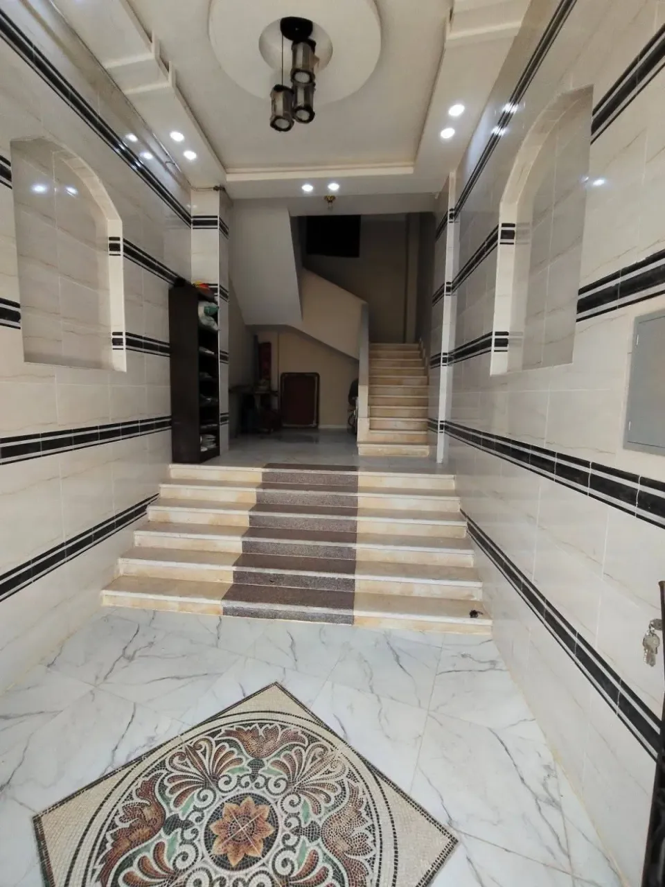 عمارة للبيع في ابشواي
