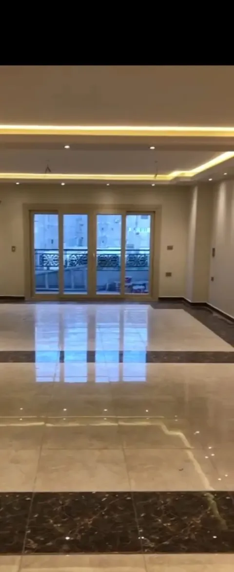 شقه تمليك ٣غرف وريسبشن ٤قطع ٢حمام شارع النادى الرئيسى