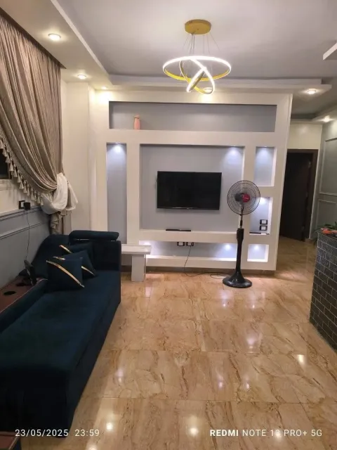 للبيع شقه بزمنت مرتفع 120 متر الشيخ زايد