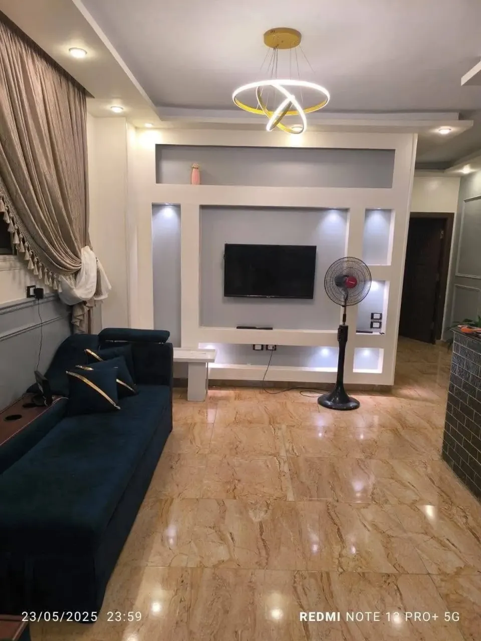 للبيع شقه بزمنت مرتفع 120 متر الشيخ زايد