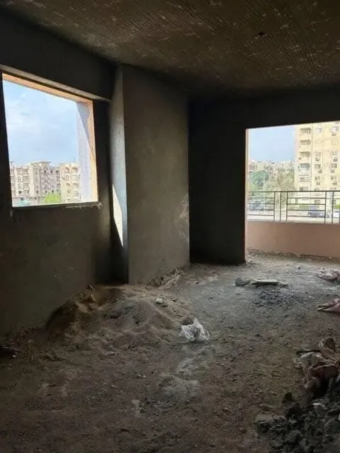 شقة ٣غرف و ٢حمام و ريسبشن قطعتين و مطبخ امريكاني