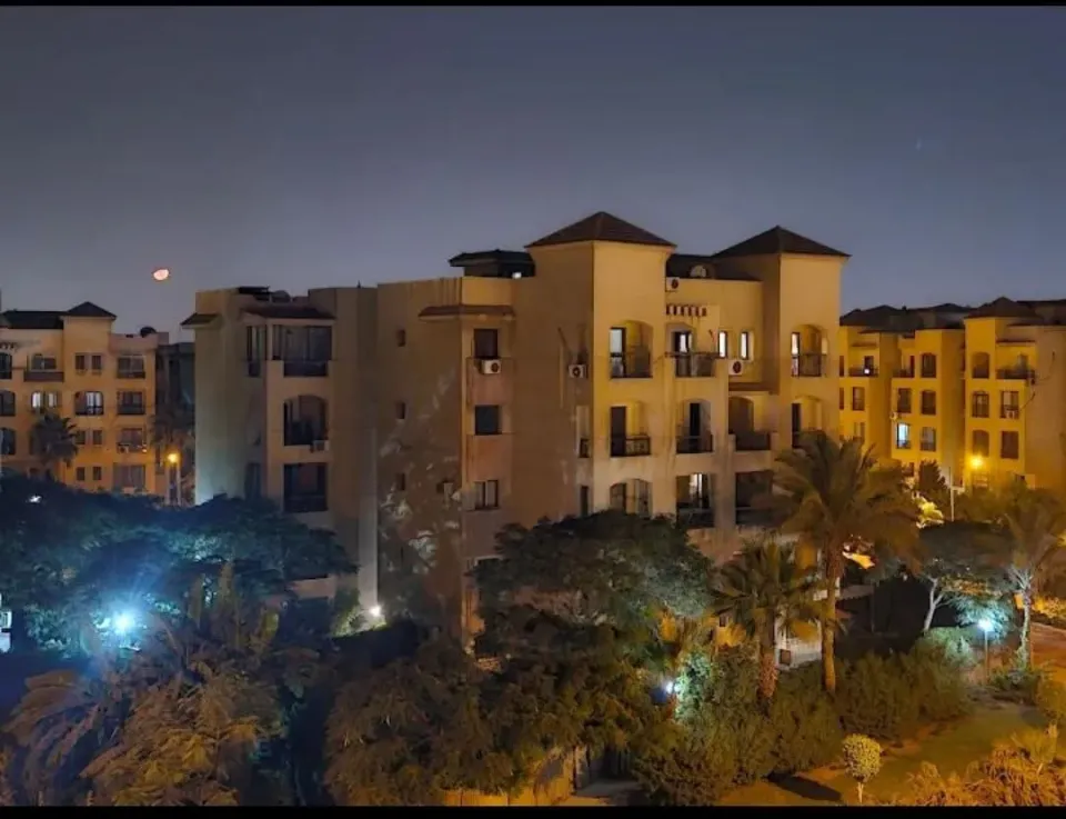Apartment For Sale in Hadayek Al Ahram