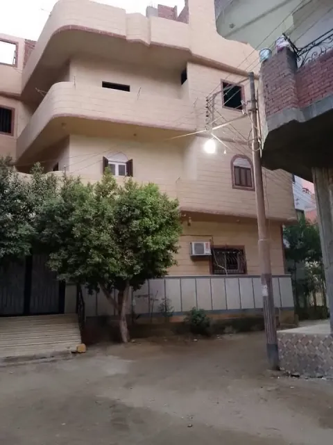 لبيع منزل تقسيم ساحه شارع كافيه نويتلا