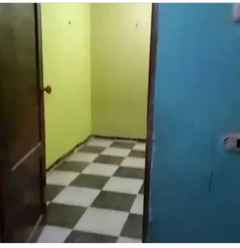 شقةللبيع غرفتين وصالةومطبخ وحمام دور ثاني ب260 الف