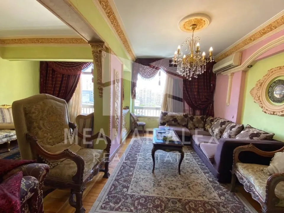 شقة للبيع — الإسكندرية - سموحة (شارع إسماعيل سري)