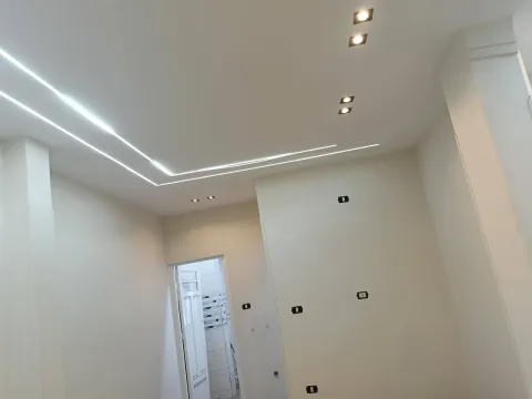 شقه للايجار مشطبه سوبر لوكس الترا دور تالت عمارة التأمينات