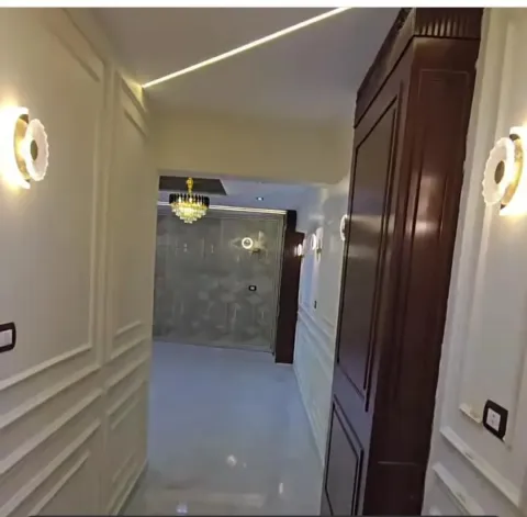 شقه للبيع تمليك💯 دور تالت 😍ناصيه مميزه جدابحرية غربيه بسوهاج