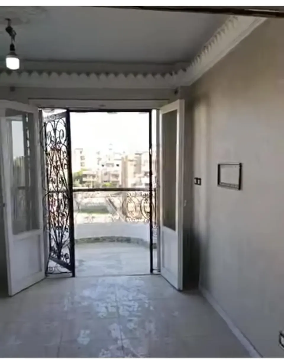 للبيع شقه 135 م اسكان شباب أستثمارى بالعبور