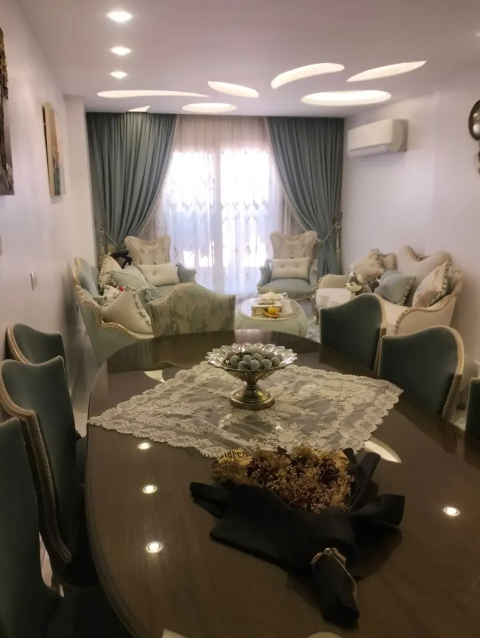 شقه للبيع في ارقي شوارع الورديان من الشارع المكس