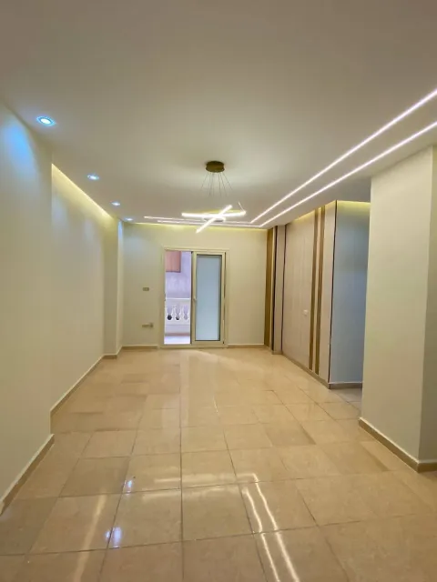 Apartment For Sale in Hadayek Al Ahram
