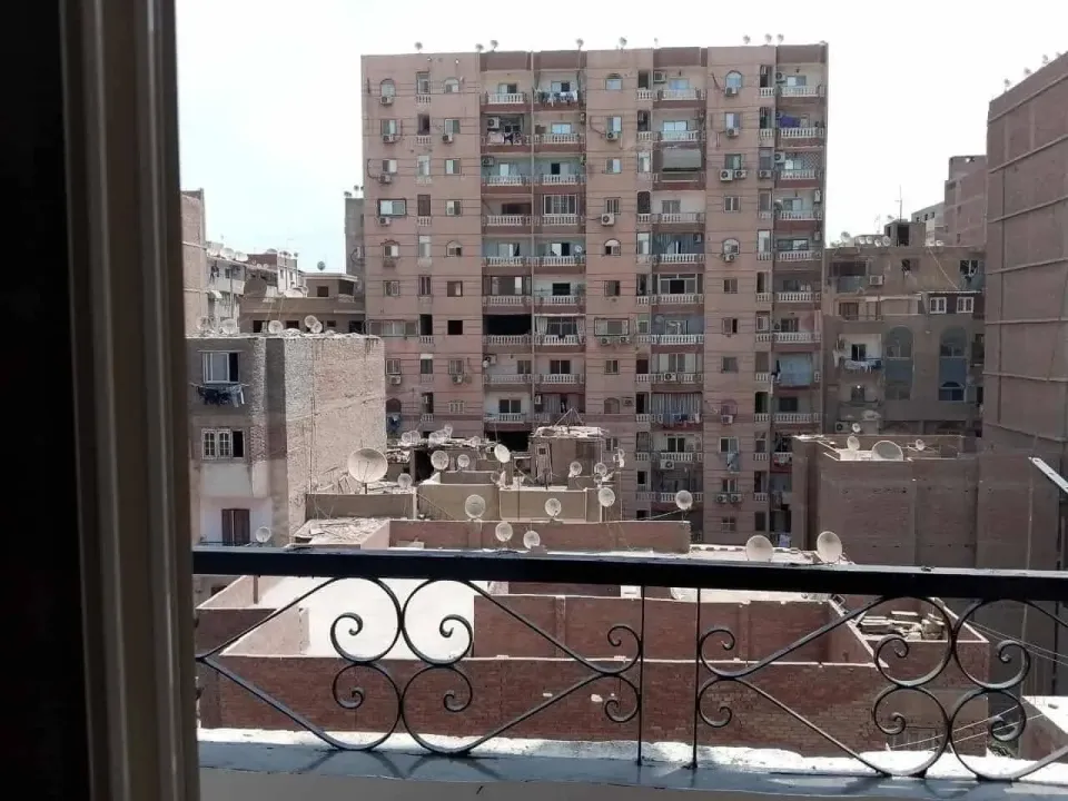 بين الهرم وفيصل ٧٠ م غرفتين وريسبشن ومطبخ