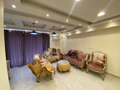 شقه للايجارشارع السد العالي الدقى بجوار ميدان فينى