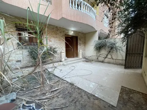 Apartment For Sale in Hadayek Al Ahram