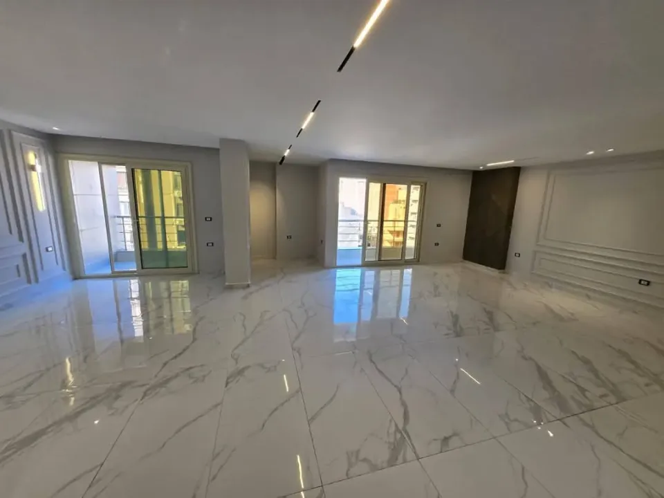 شقة للبيع اول تشطيب و اول سكن مصدق