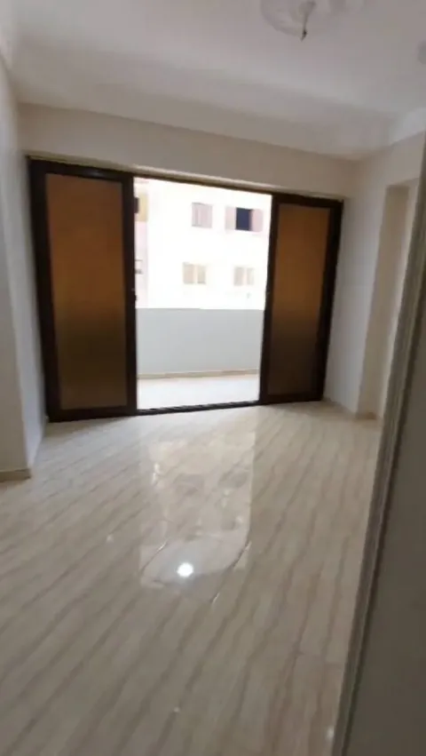 شقه للبيع متشطبه مساحه 122م تشطيب سوبر لوكس