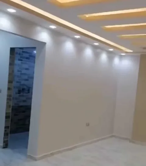 شقه للبيع ١٢٥م مرخصه أول بلكونه مشطبه سوبر لوكس