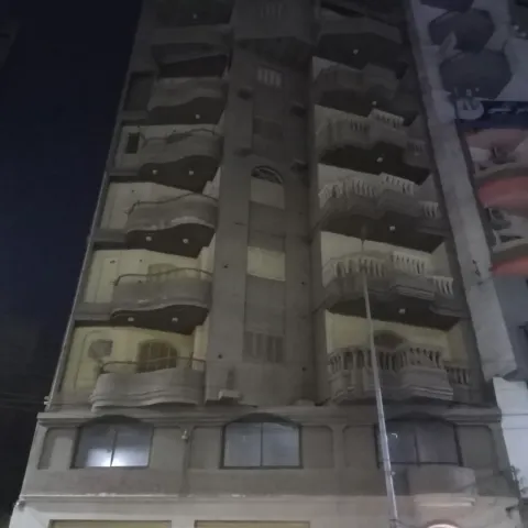 عماره للبيع امام كوبرى الشون شارع 20 متر كهربه المحلة