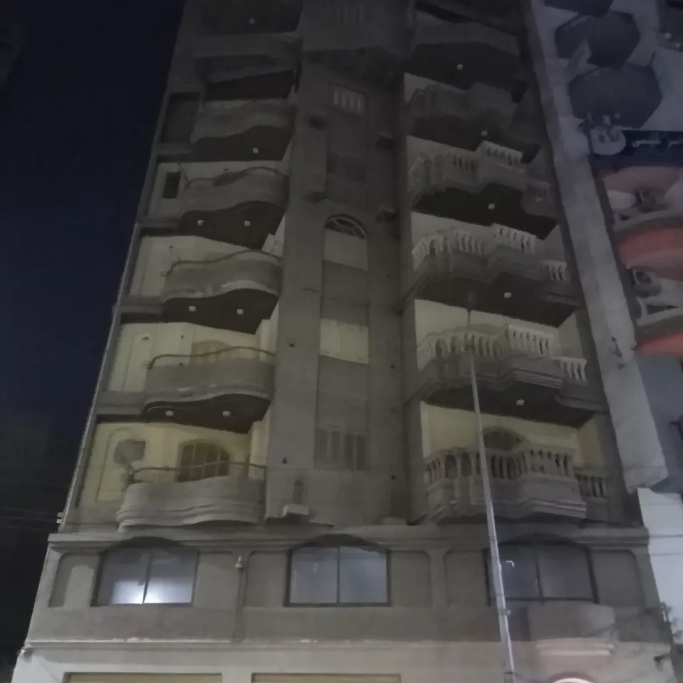 عماره للبيع امام كوبرى الشون شارع 20 متر كهربه المحلة