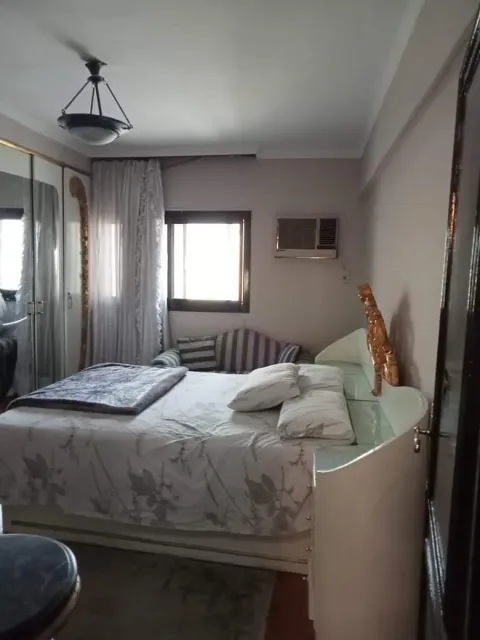 عباره عن ٣ غرف واتنين حمام