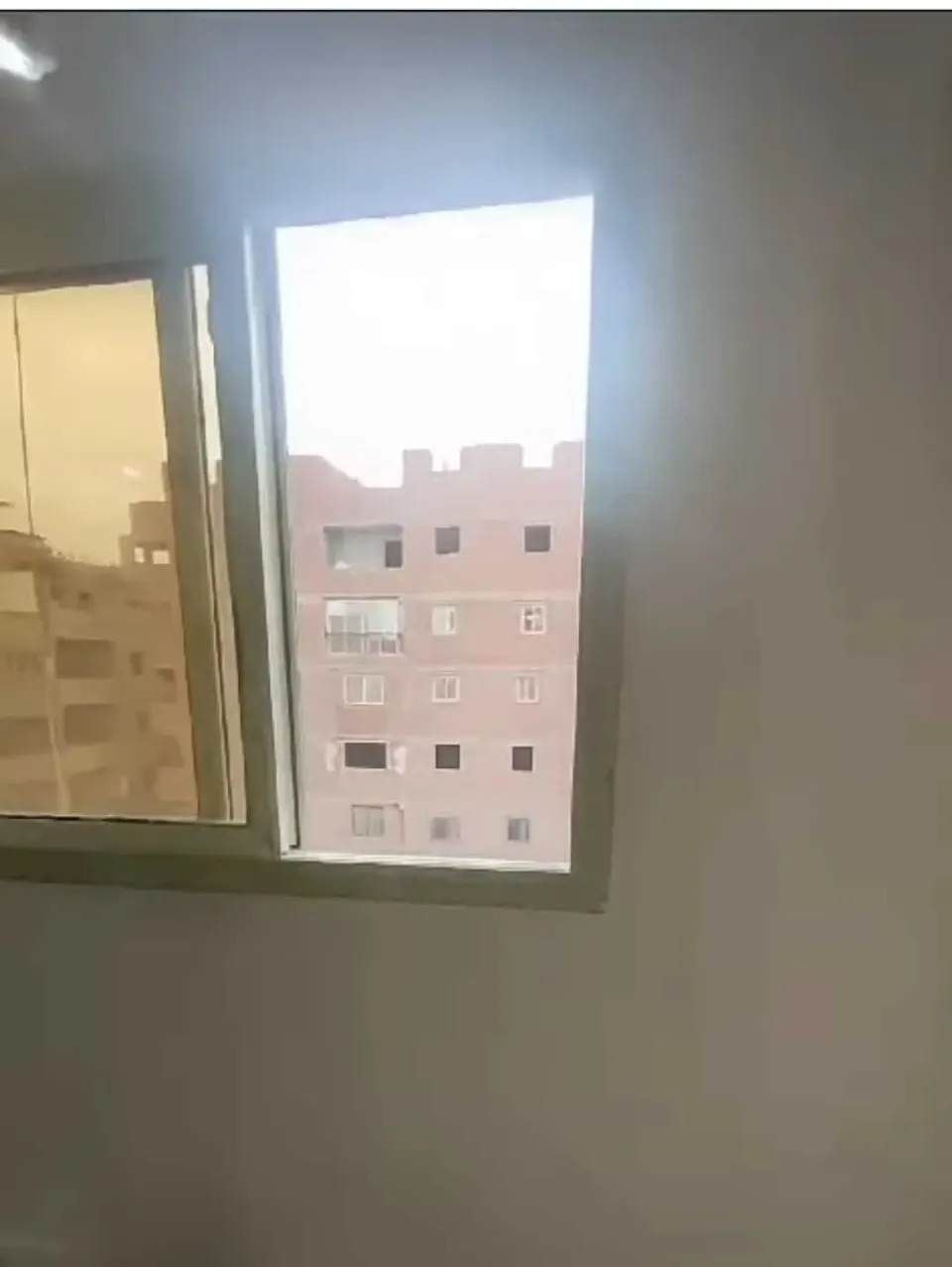 شقةللبيع فى شارع العشرين القبلي حدايق حلوان ٣غرف و٢حمام