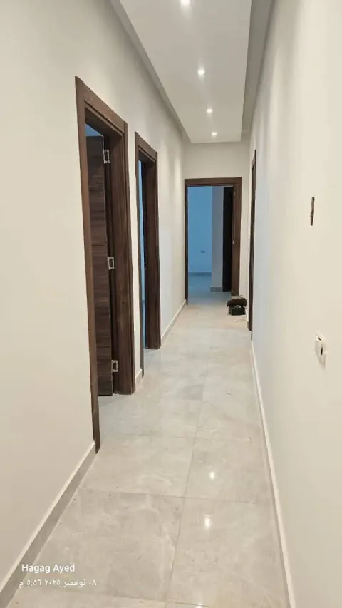 شقةللايجار سكني او اداري بفيلات تمر حنه التجمع الاول