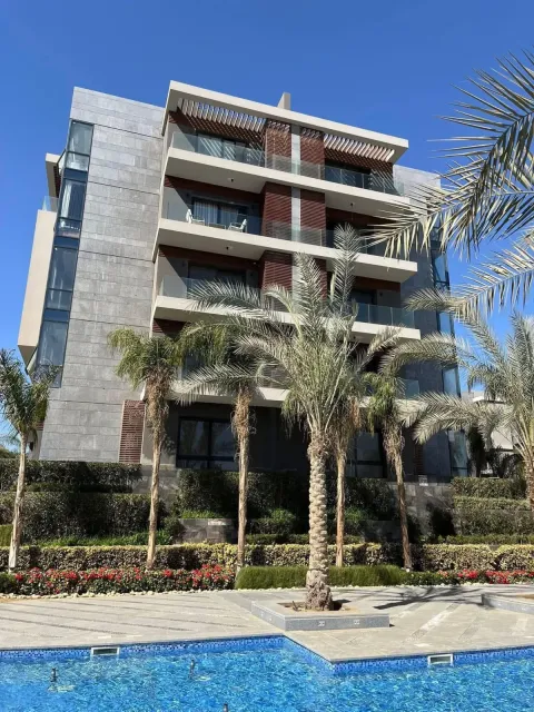 شقة أرضية تحت سعر السوق 🏡مصر الجديده