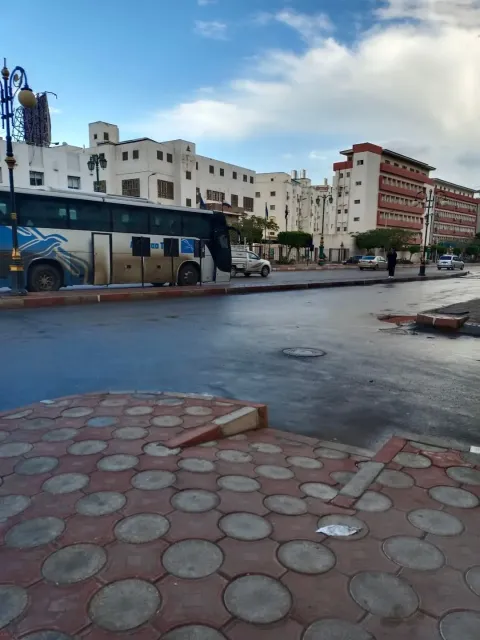 شقه للايجار خلف الصدر بيت عيله مساحتها ٩٠م دور تالت