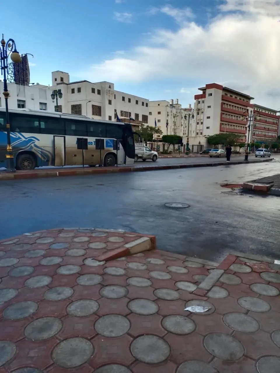 شقه للايجار خلف الصدر بيت عيله مساحتها ٩٠م دور تالت