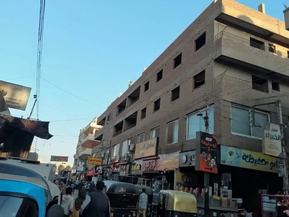ميزان تجارى لبيع ناصيه شارع بورسعيد مساحه ٣٣٠ متر