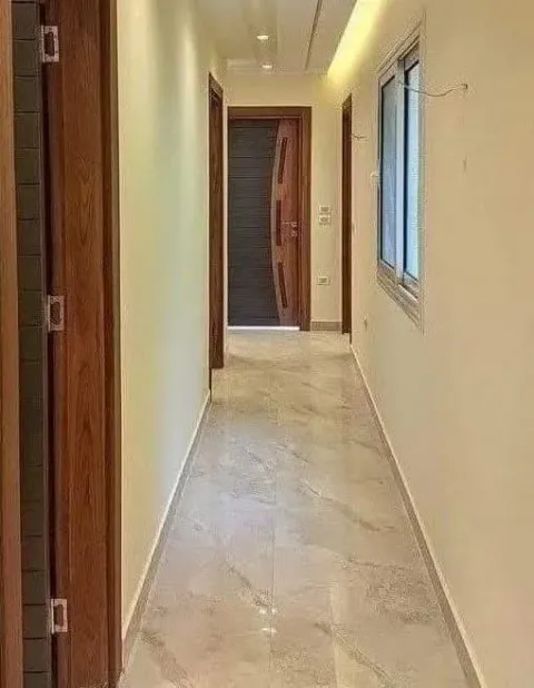 شقه ف كمبوند ( جاردن سيتى ) استلام فوري بمقدم560لف