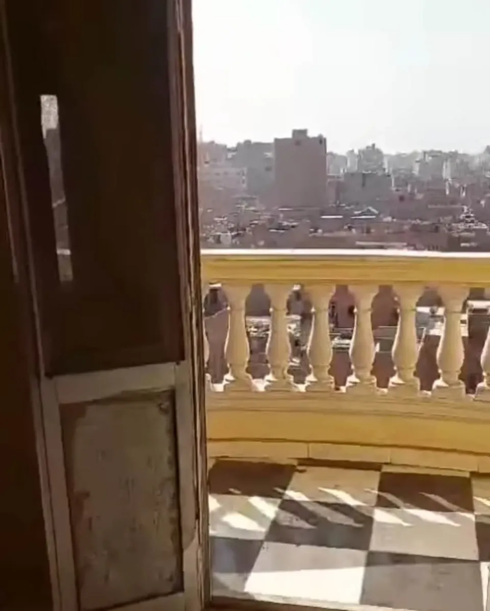 شقةللبيع في شارع جانبي من شارع الزهراء عمرانية الدور العاشر