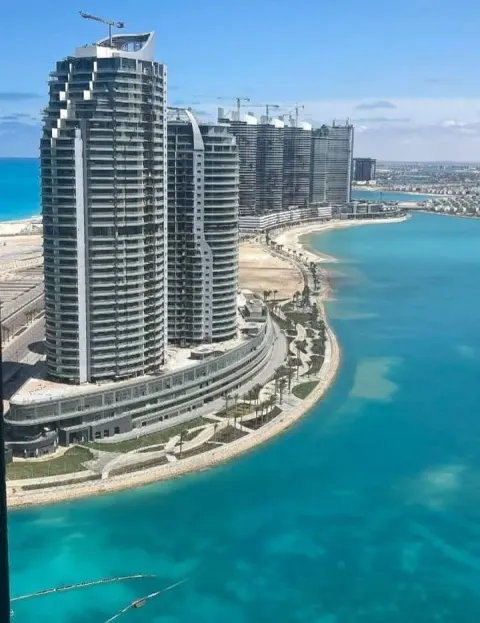 شقة 3 غرف في كومباوند مزارين في العلمين 🌊