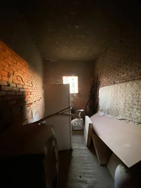 شقة للبيع فالحي السادس – مدينة العبور 🏢 دور تاني
