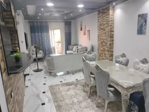 للبيع بالحي التاسع العبور بالقرب من ميدان نور الهدي