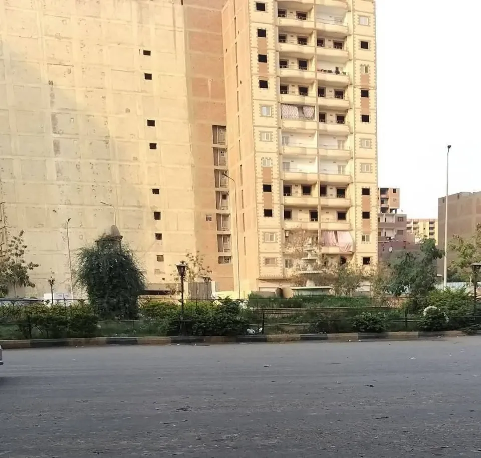 شقةللتمليك فى برج جديد المريوطيه هرم عند محطة توتال البنزين