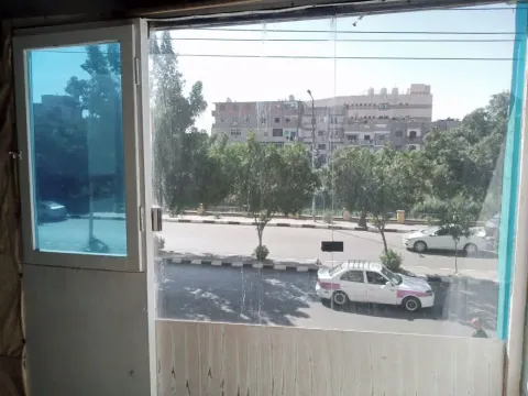 شقة للايجار ادارى طريق مصر اسوان