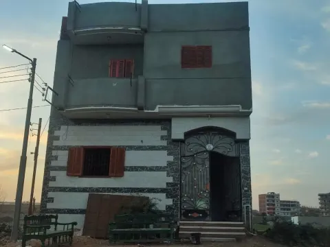 بيت للبيع عمدان80م بنها