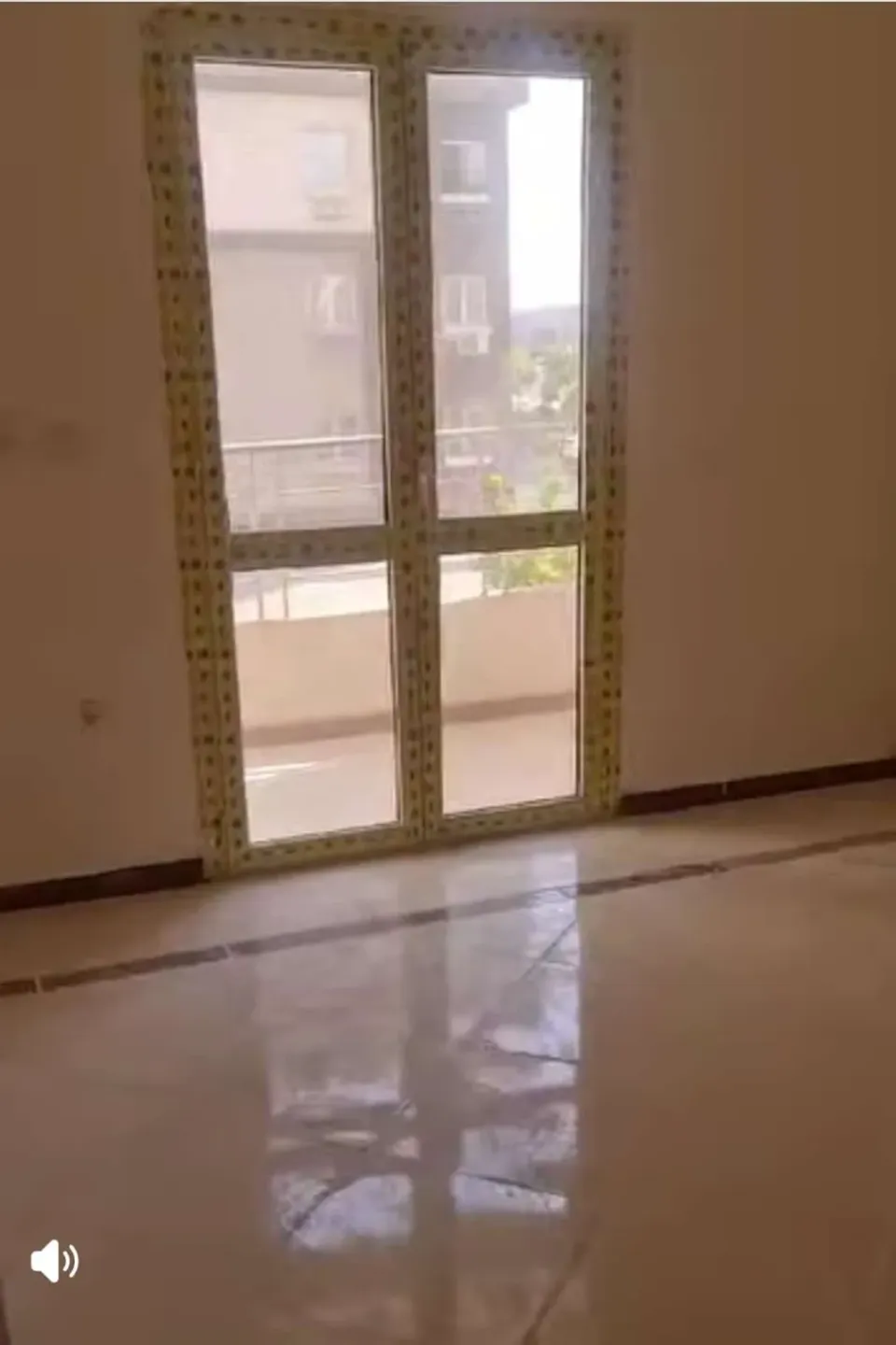 للايجار شقه بسكن مصر الشروق دور اول
