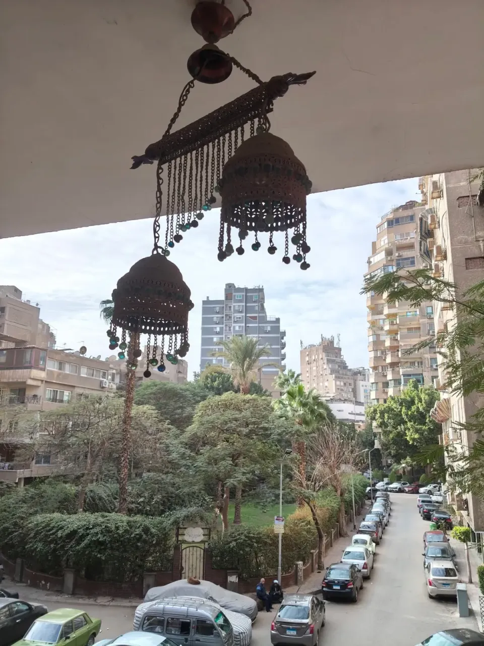 شقـةللبيـع بالمهندسيـن خطوات من ش شهـاب فيـو ميـدان. دور اول