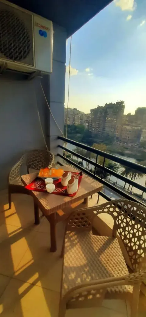 شقة فندقية علي النيل مباشرع النيل للايجار اليومي بالزمالك