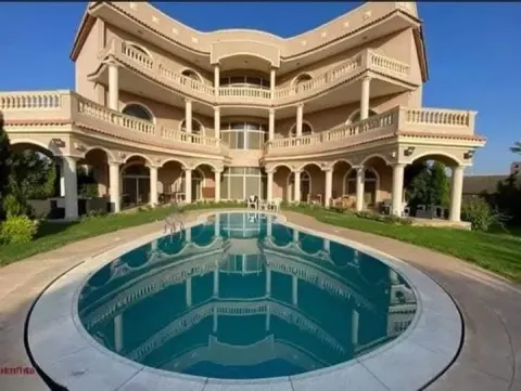 Villa For Sale in Misr El Gedida