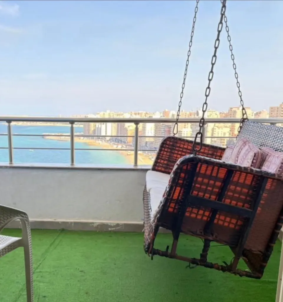 🌊 شقة للإيجار بالإسكندرية – بحر مباشر متاحه من الان