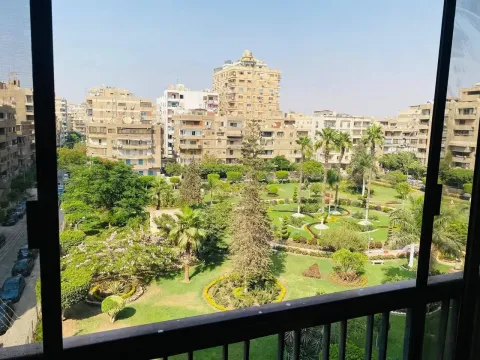 لقطة للبيع مساحة كبيرة وسعر ممتاز شقة 240 م