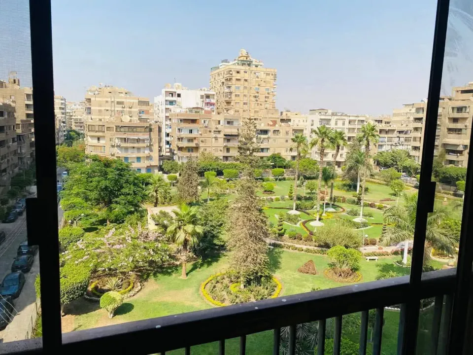 لقطة للبيع مساحة كبيرة وسعر ممتاز شقة 240 م